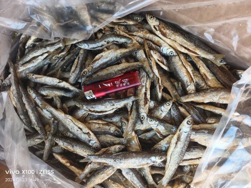 小鱼干，大小均匀，天然晾晒。保持了原材料的原有特性。