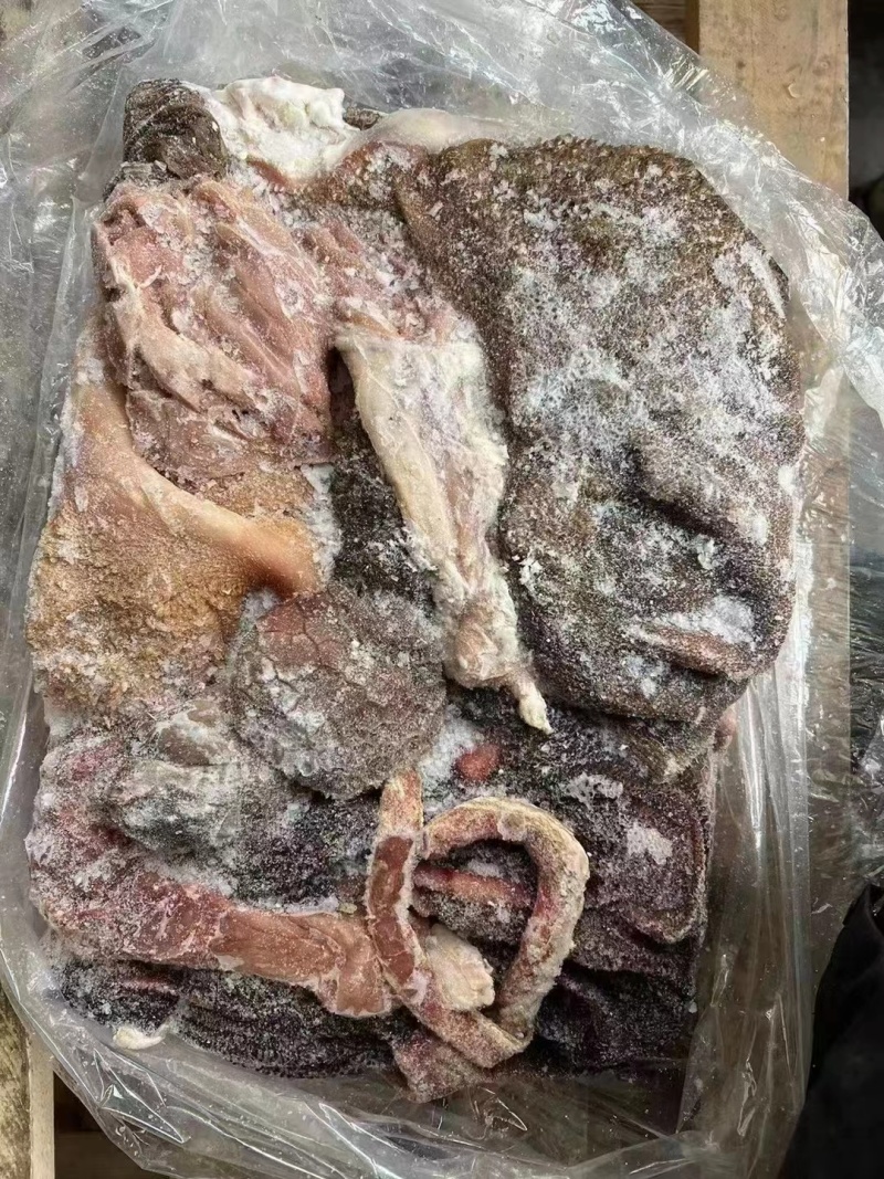 羊毛肚，纯干货，免洗，里外都很干净。整肚带红肠，带金钱。