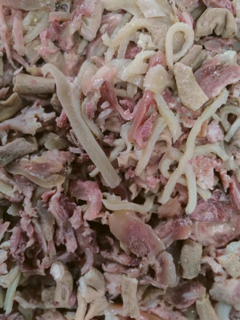 牛杂2斤真空包装含有牛肚，牛肠，牛头肉，肉筋1比1比例