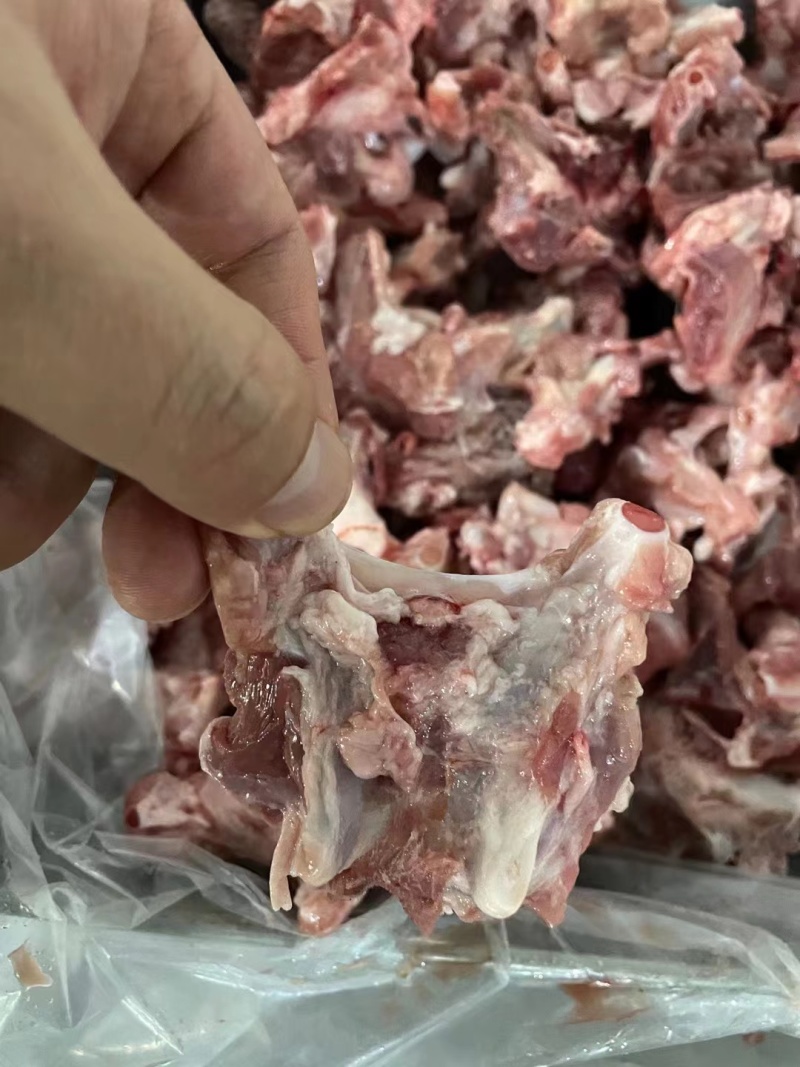 肥猪舌根骨规格:10公斤箱