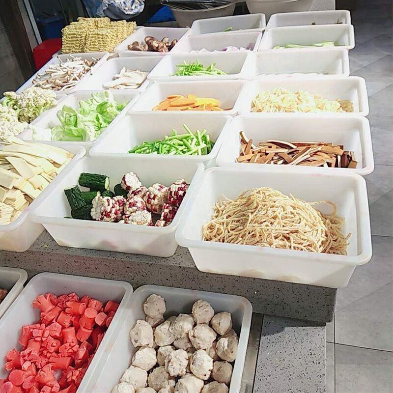 塑料盒子长方形收纳盒展示超市凉菜盆框白色摆摊麻辣烫零食品