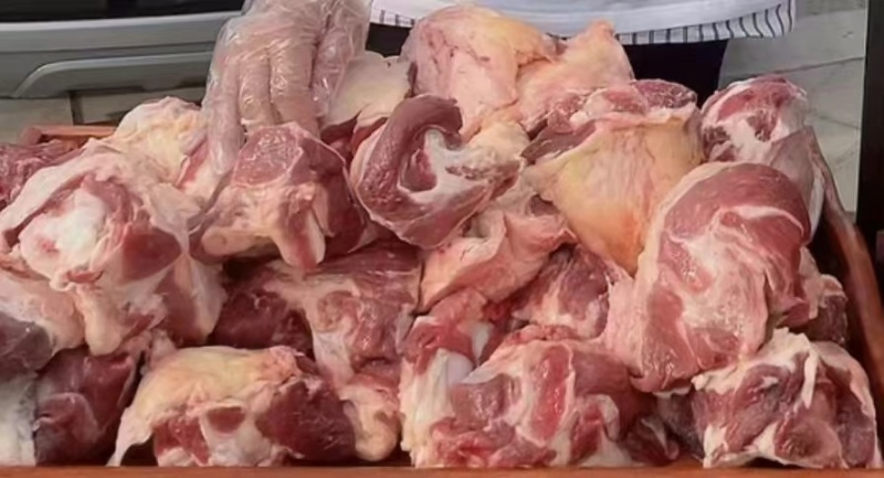 牛窝骨，(牛膝盖骨.牛髌骨）有筋有肉，非常好吃