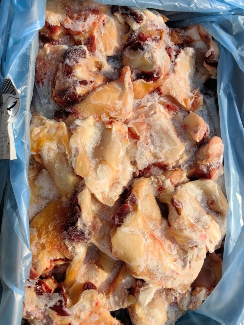 牛窝骨，(牛膝盖骨.牛髌骨）有筋有肉，非常好吃