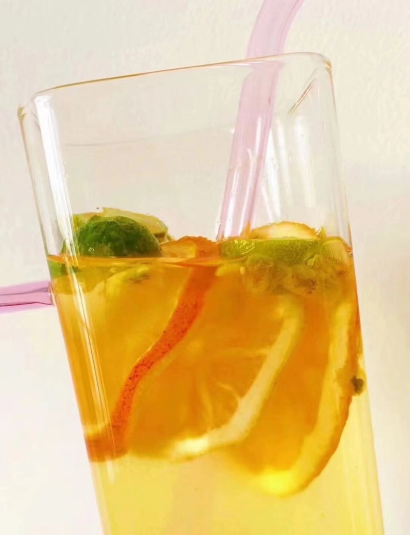 夏日炎炎，精品水果茶，百香果青柠水果茶。