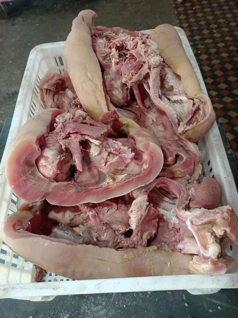 熟牛头，厂家直销，长期供应，量大从优，欢迎各位老板光临。