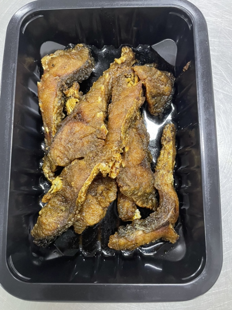 本帮熏鱼，工厂预炸，300克一盒，适合餐饮，电商团购地摊