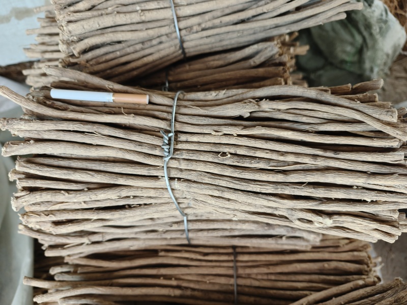甘肃黄芪，北芪节，规格齐全，产地直发的，无硫，自然晾晒