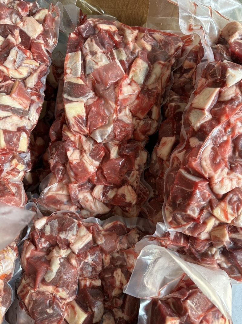 牛腩粒，纯干原切牛腩粒，手工切块，无碎块，不包邮。