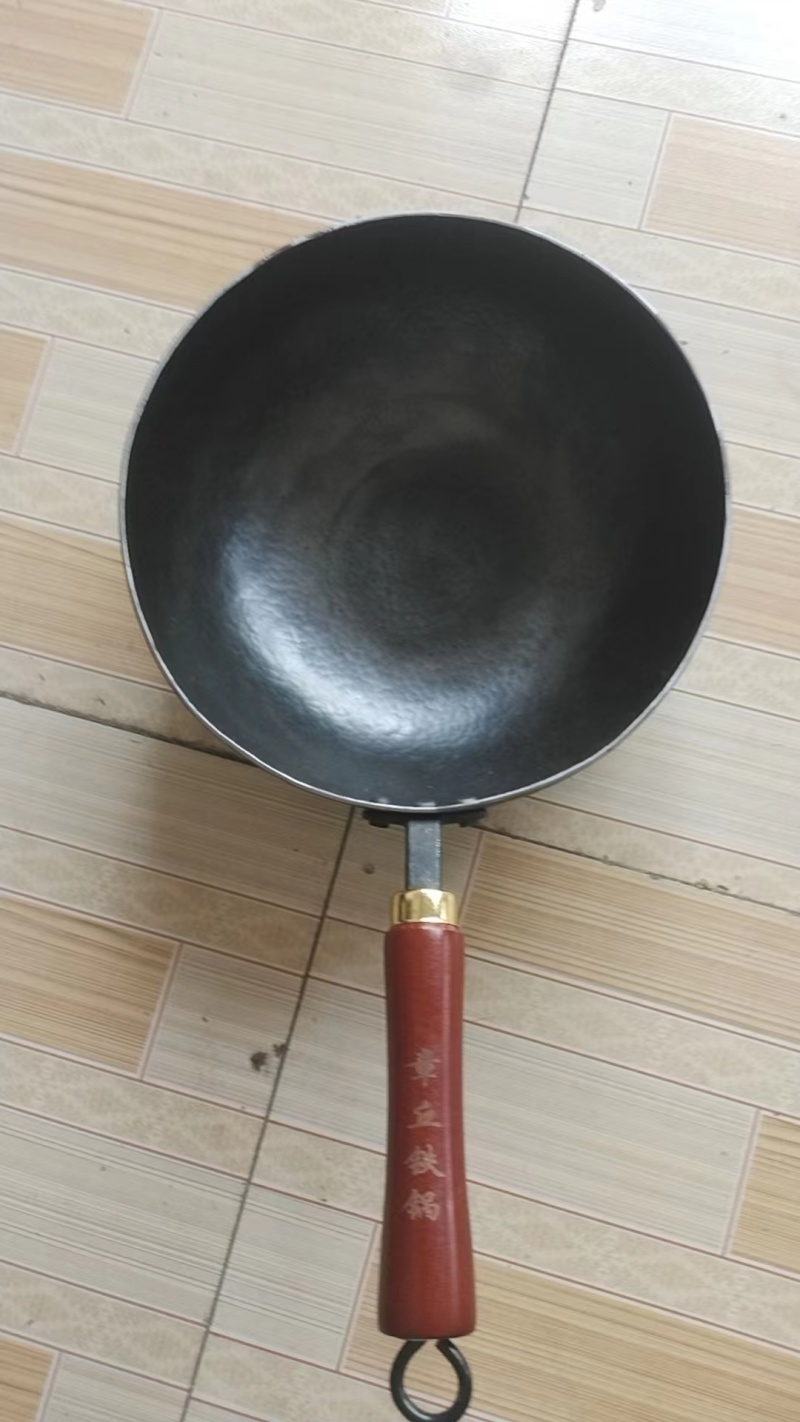 厨房用品纯手工锻打铁锅无涂层，不沾锅价格便宜