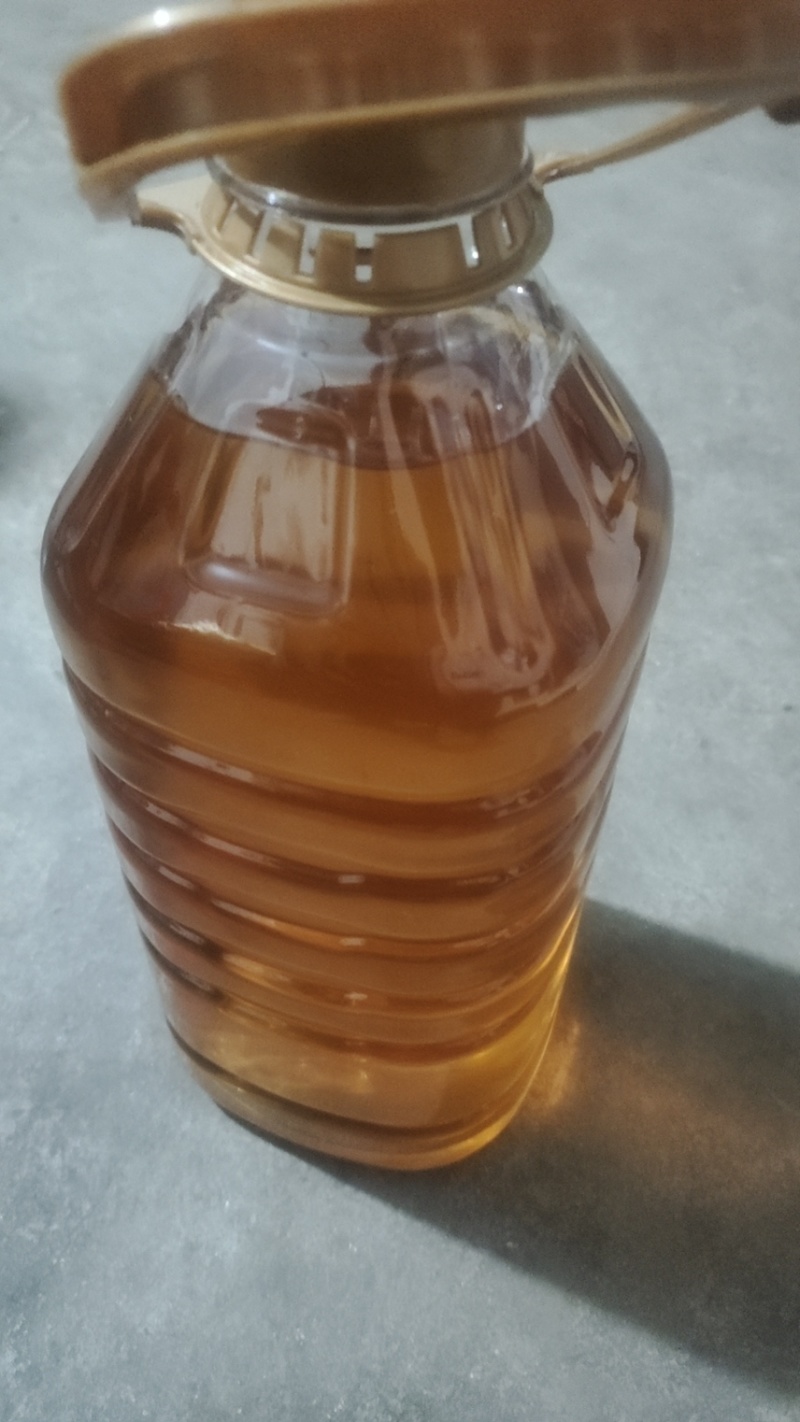 纯正花生油传统笨榨浓香质量保证欢迎订购