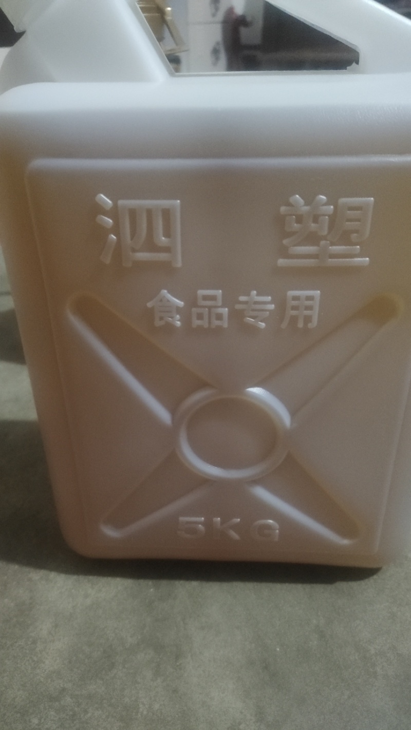 纯正花生油传统笨榨浓香质量保证欢迎订购
