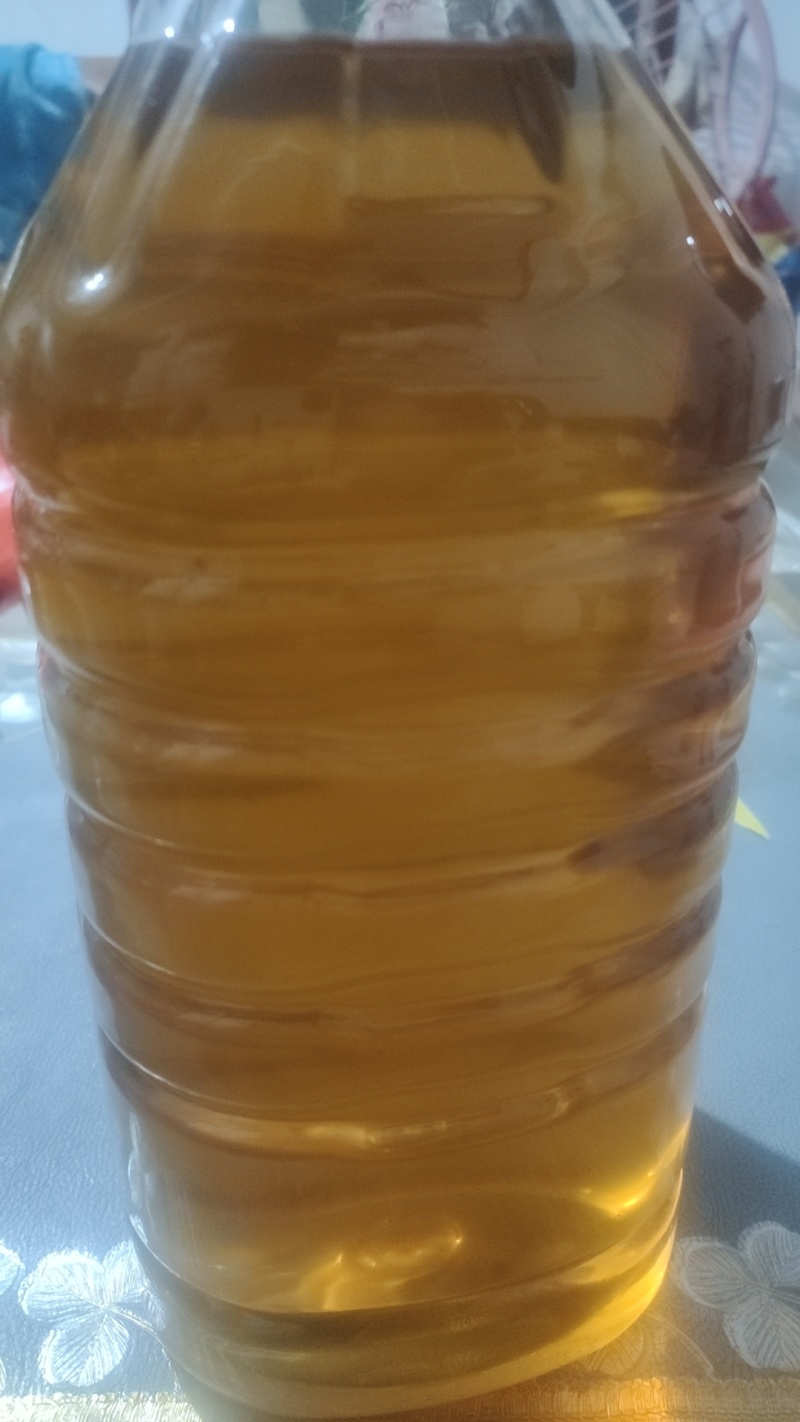 农家笨压榨花生油。二级花生油假一赔万