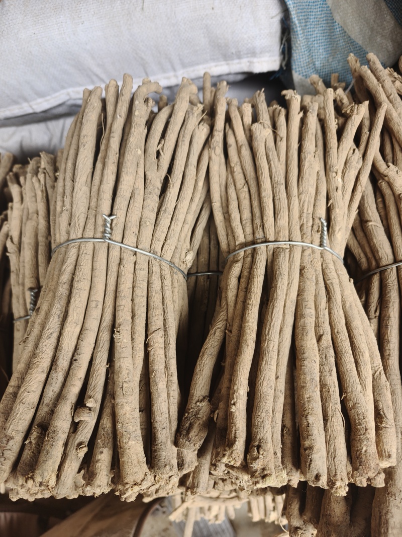 甘肃本地黄芪，黄心，微甜，自然晾晒风干，无硫，诚信经营