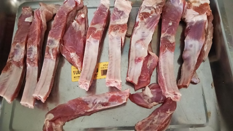 国产精肋排，带肉多，刚到新货，独立包装，颜色鲜亮