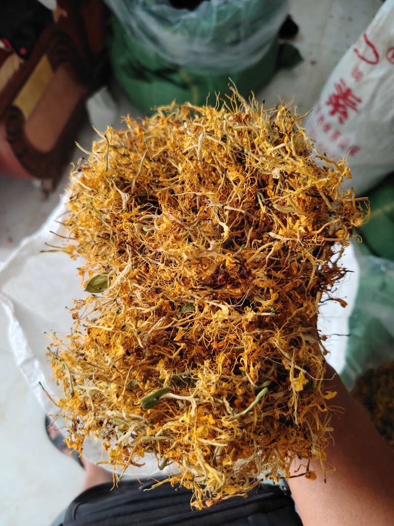 贵州金银花，晒花无硫，味香，己人工筛选