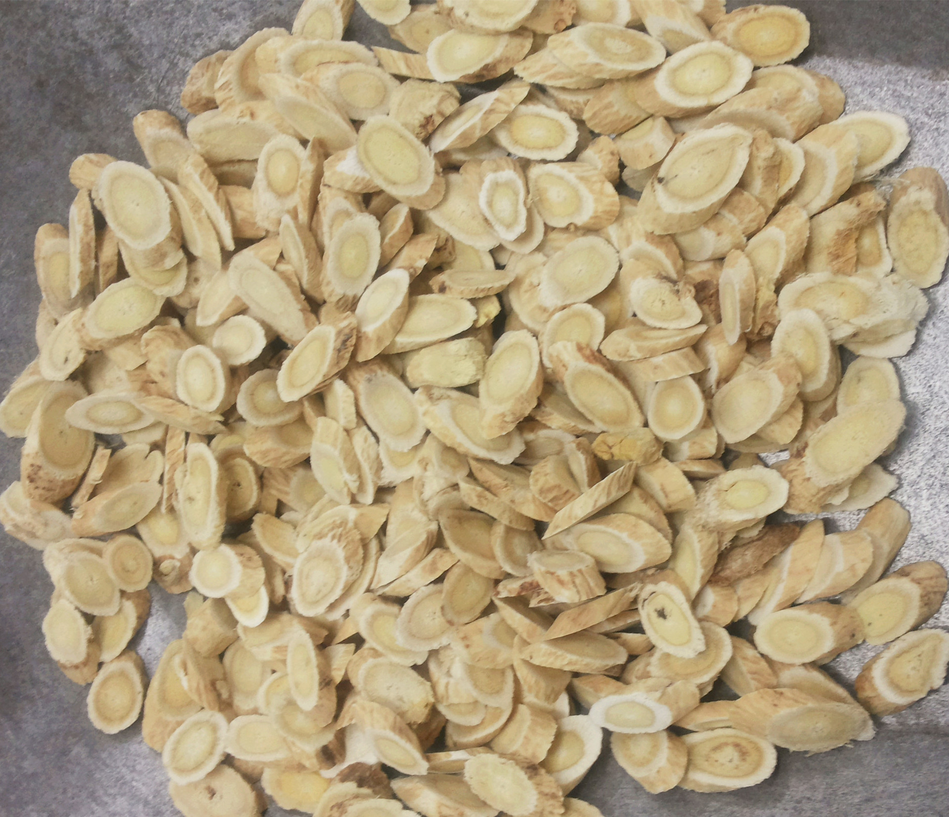 黄芪药材对比图