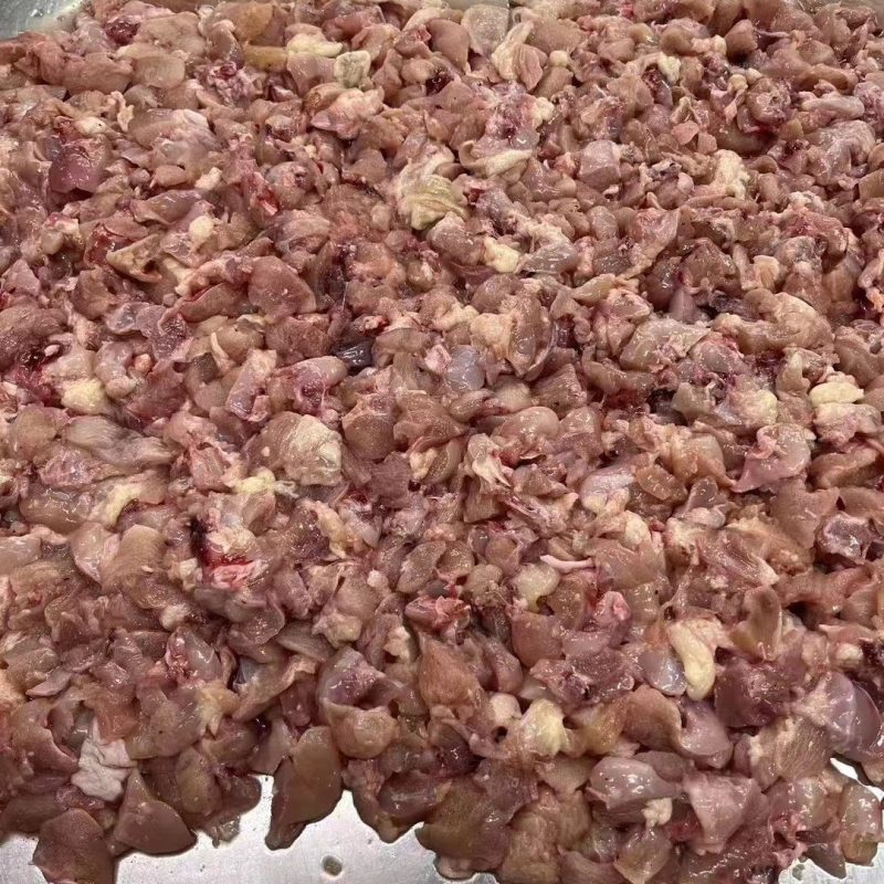 鸡胸碎肉（带极少量骨）