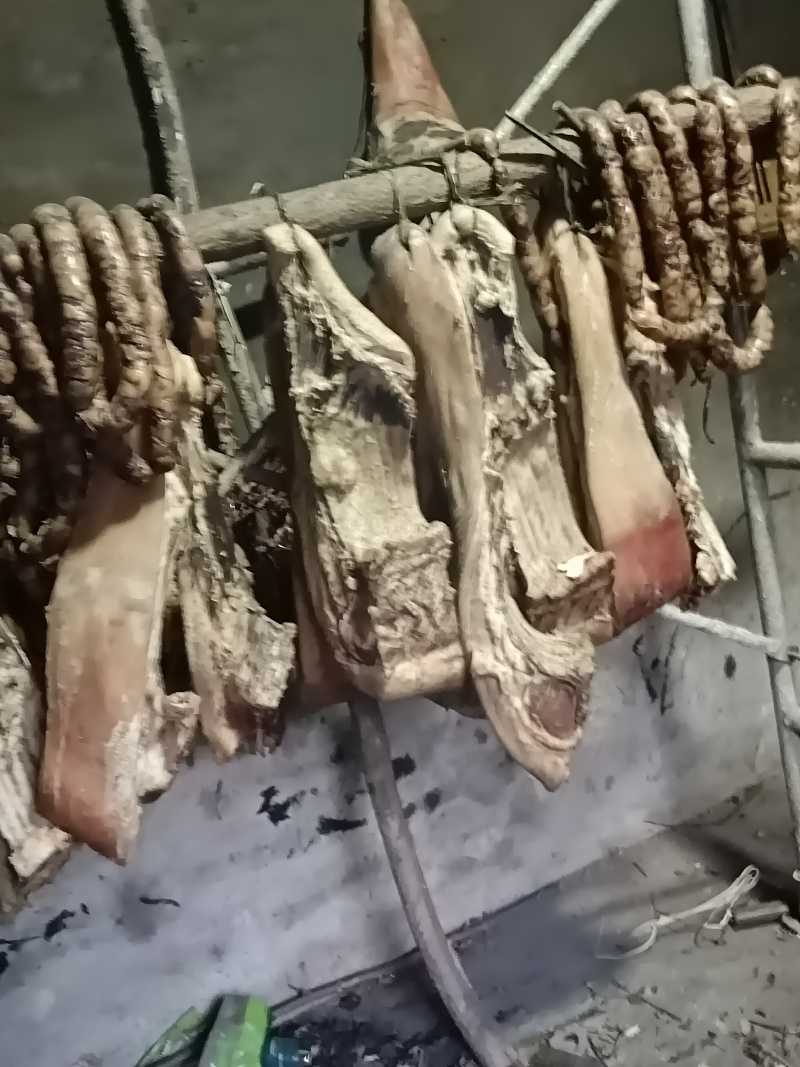 家养土猪肉，油水多，量大从优价格优惠欢迎看货