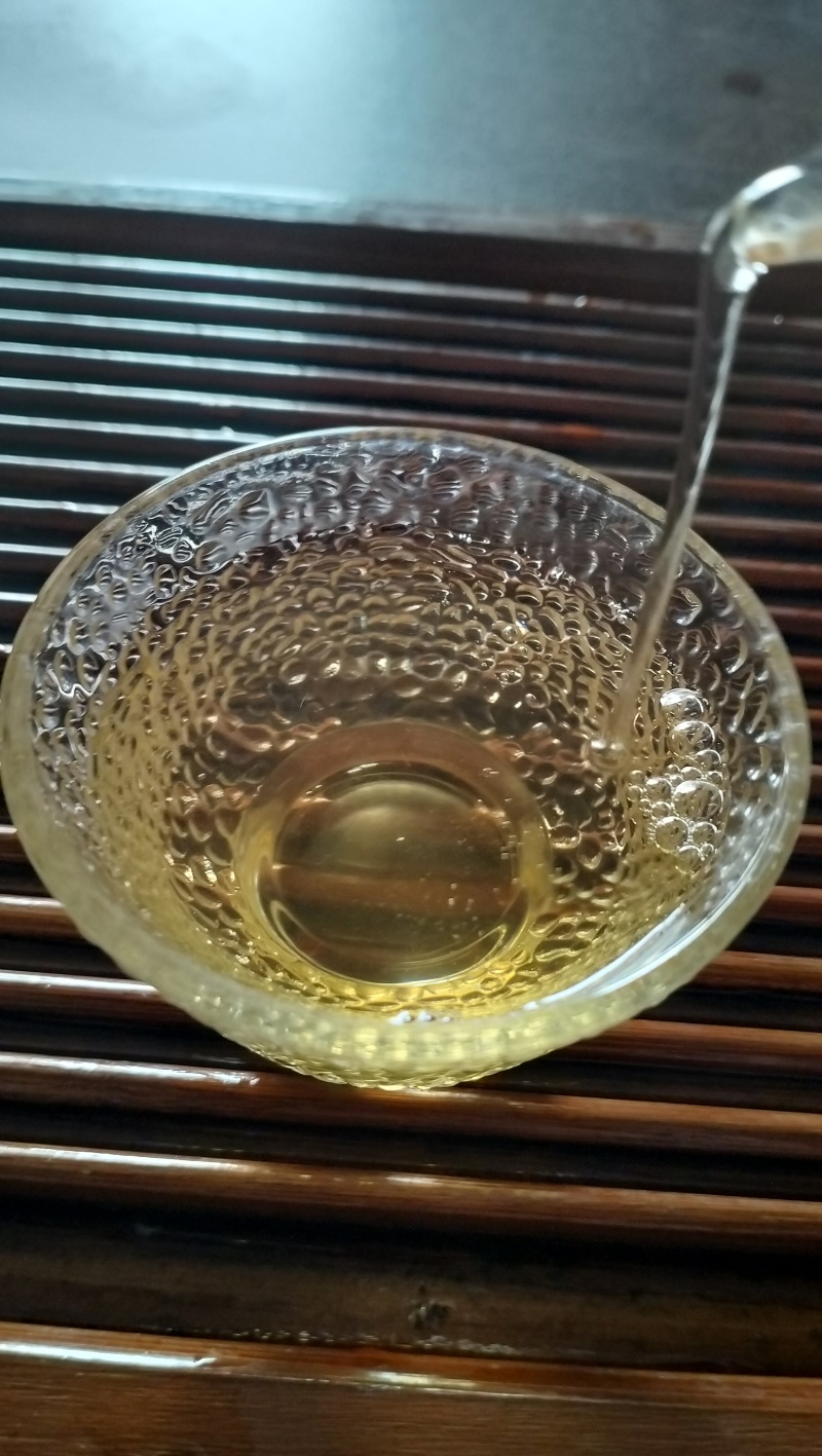 云南普洱茶，202年易武，七村八寨之易比贡茶村，古树春茶