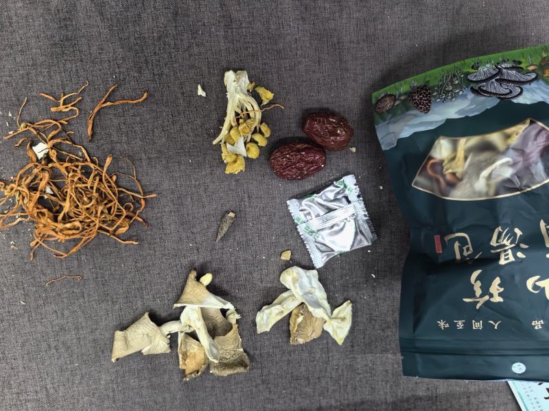 50克菌汤包福利款，云南菌汤包100袋包邮，工厂源头销售