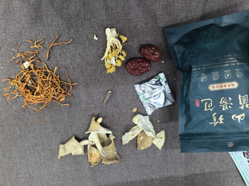 50克菌汤包福利款，云南菌汤包100袋包邮，工厂源头销售