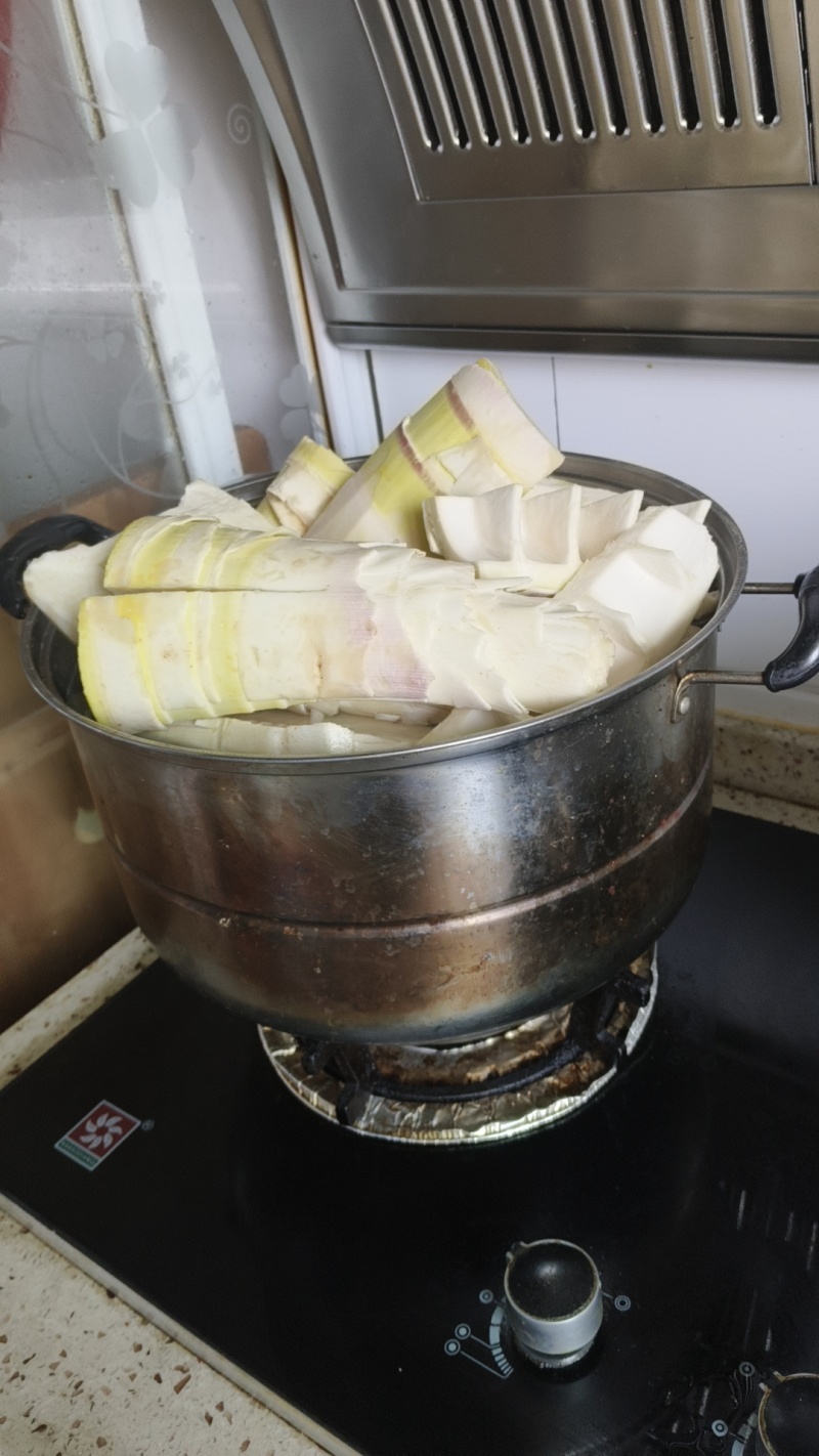 白杨笋干，生长在徽州大山上的竹子，不添加任何防腐剂