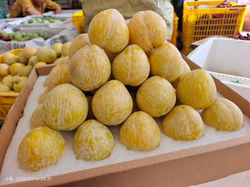 黄金奈李