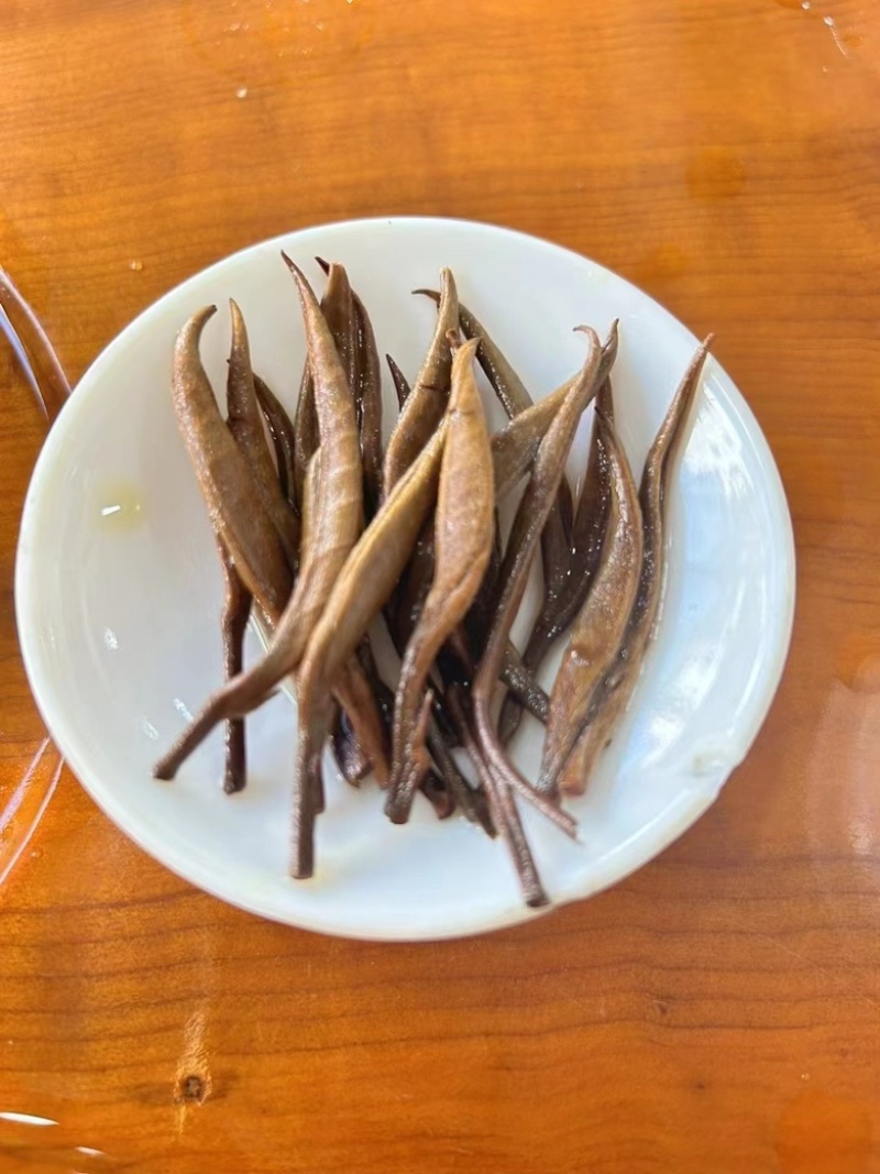风庆滇红头春大金针，薯蜜香浓郁，耐泡度高