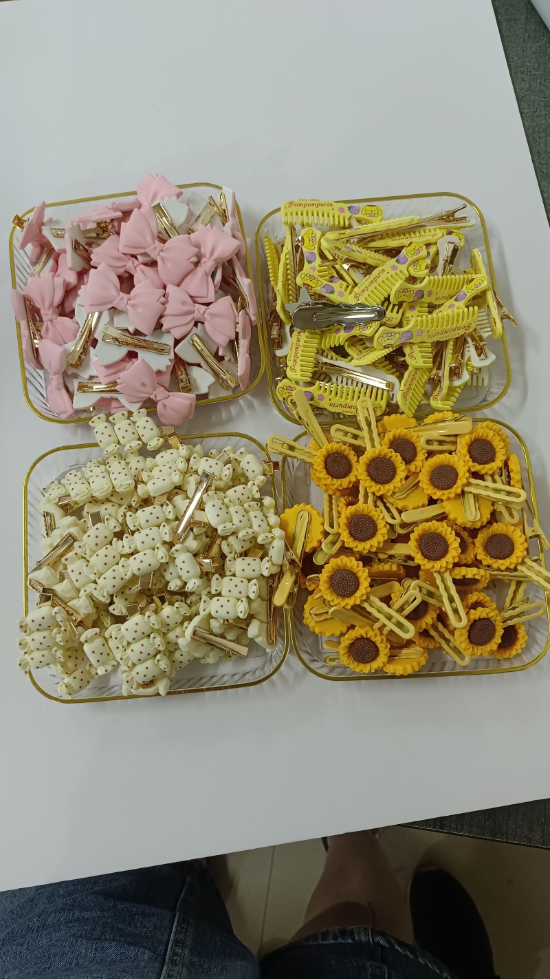 摆摊一元网红发夹一元发饰头饰卡通食玩发夹夜市网红一元发夹