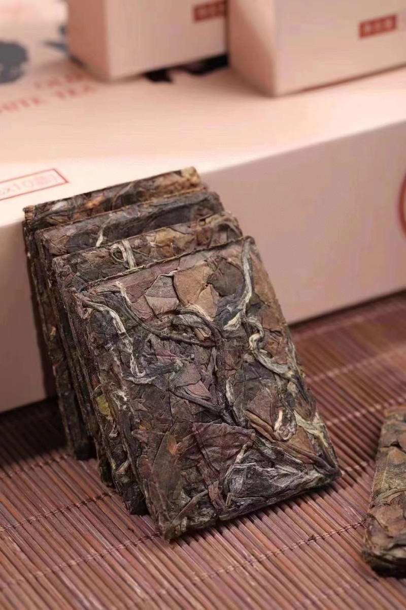 福鼎白茶2017年贡眉茶饼珍藏老白茶白牡丹非寿眉送人礼盒