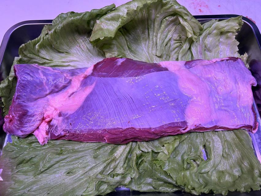 生菜牛肉汤成品图,展现汤品清亮、生菜翠绿的视觉效果 生菜牛肉汤成品图