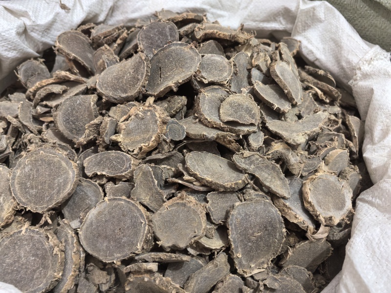 莪术文术大片莪术多种规格七彩百草中药材批发供应
