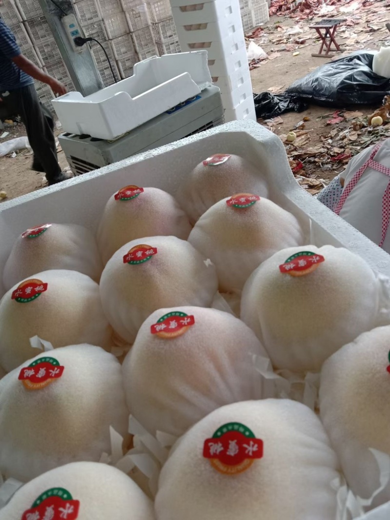 可撕皮的水蜜桃
