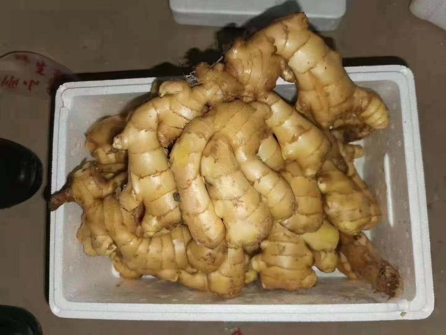 烤生姜搭配食材炖煮