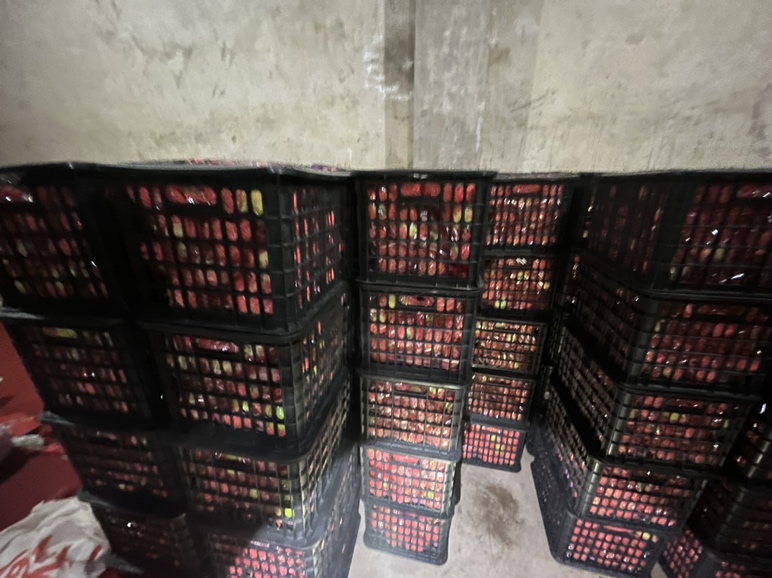 挑选突尼斯软籽石榴的对比图
