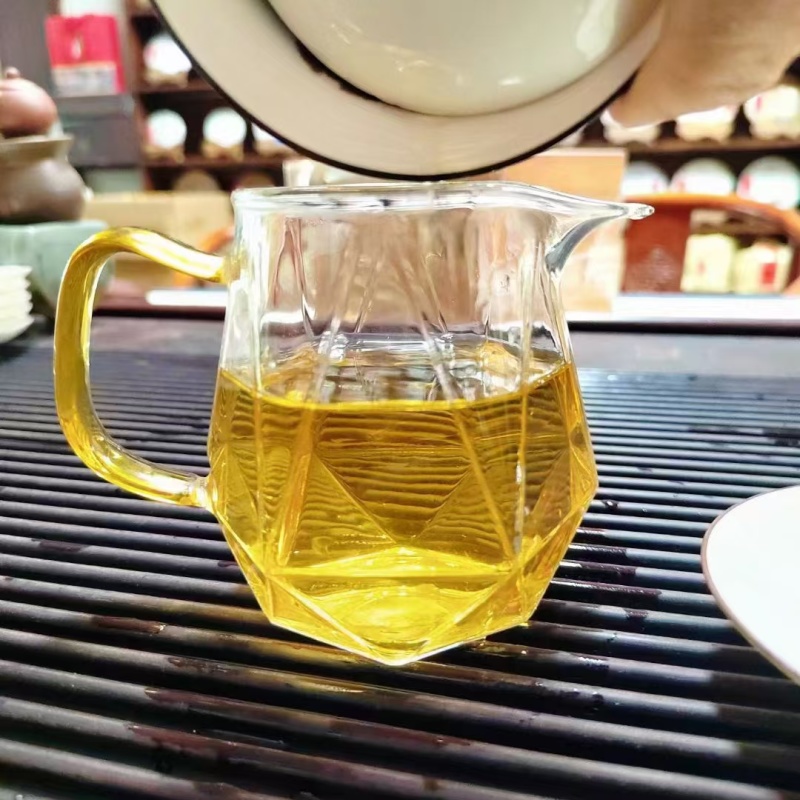 普洱茶生茶357克饼茶易武茶农自产自销2023年