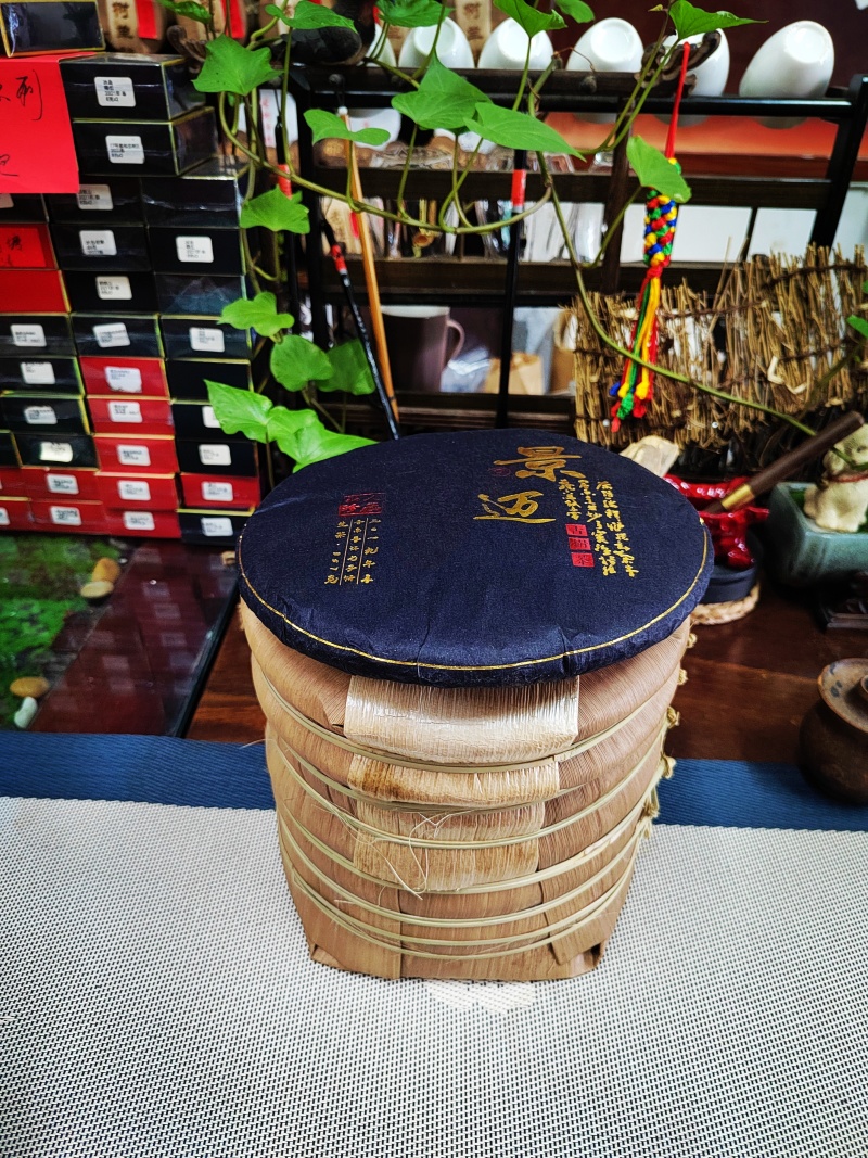 普洱茶景迈357克饼茶2019年口感香甜