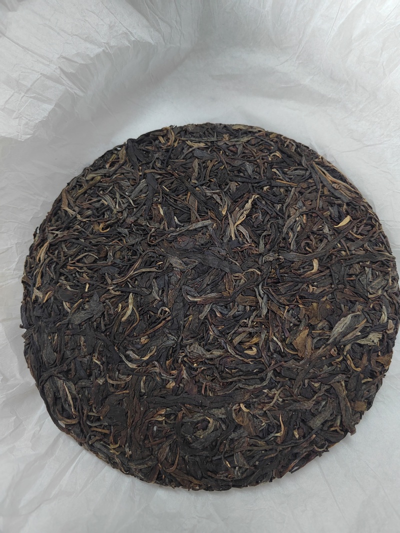 普洱茶生茶饼茶易武铜箐河森林茶357克饼茶