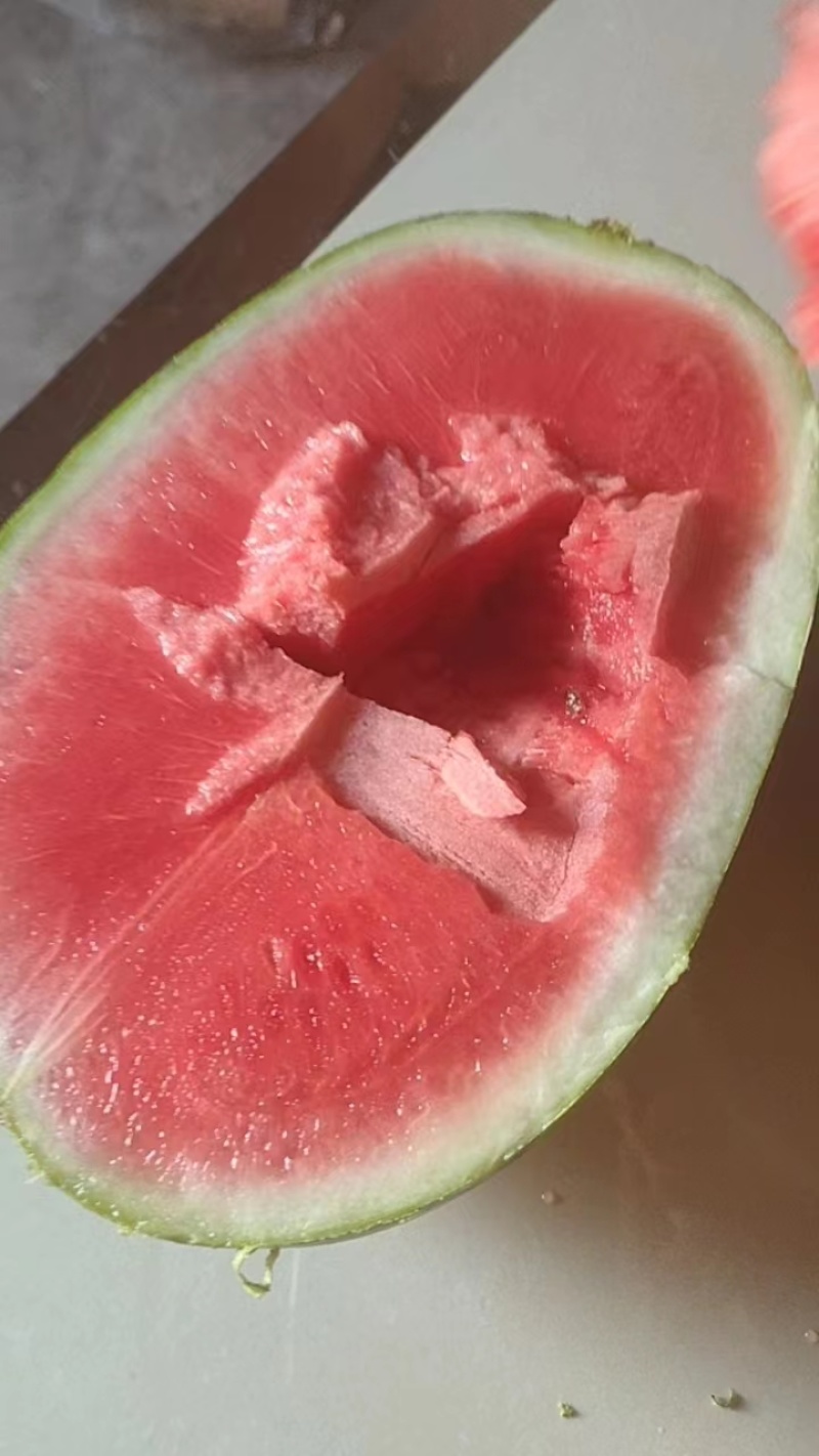 《西瓜》广西西瓜/桂林甜王西瓜/自家种植/整车发货