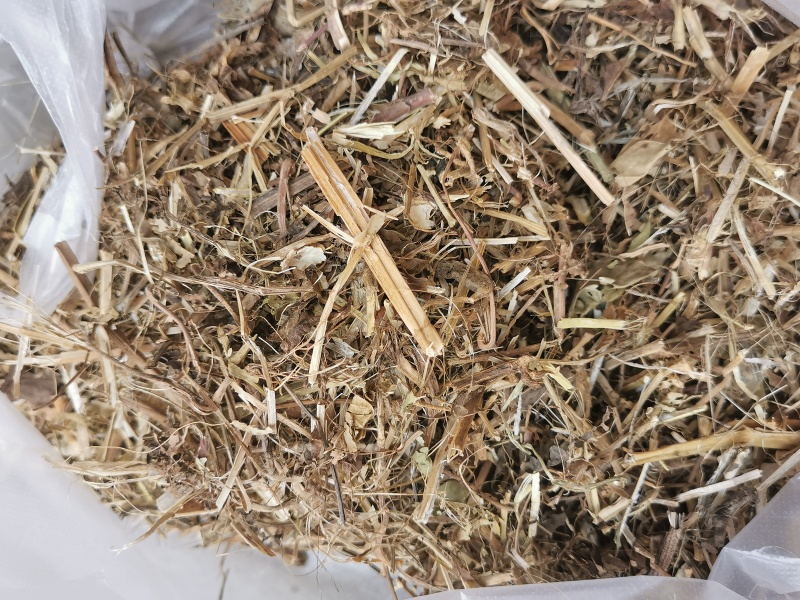 花生秧：滚筒过筛，无土无霉，软包或压块