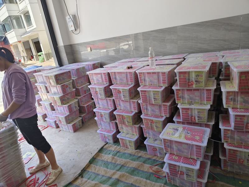 四川雅安汉源半边红，货源充足，脆甜，喜欢的老板来