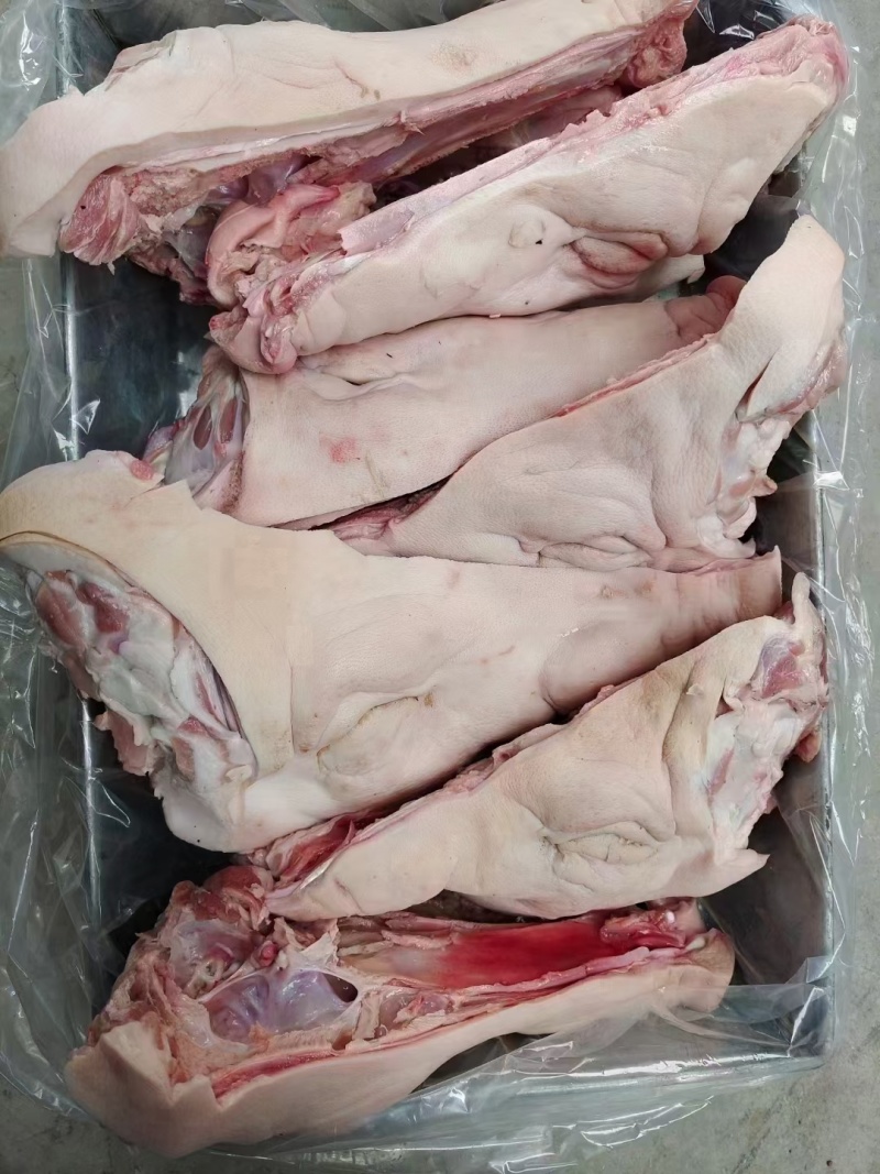 劈半猪头，饭店里鸿运当头，半壁江山的原材料，价格不高