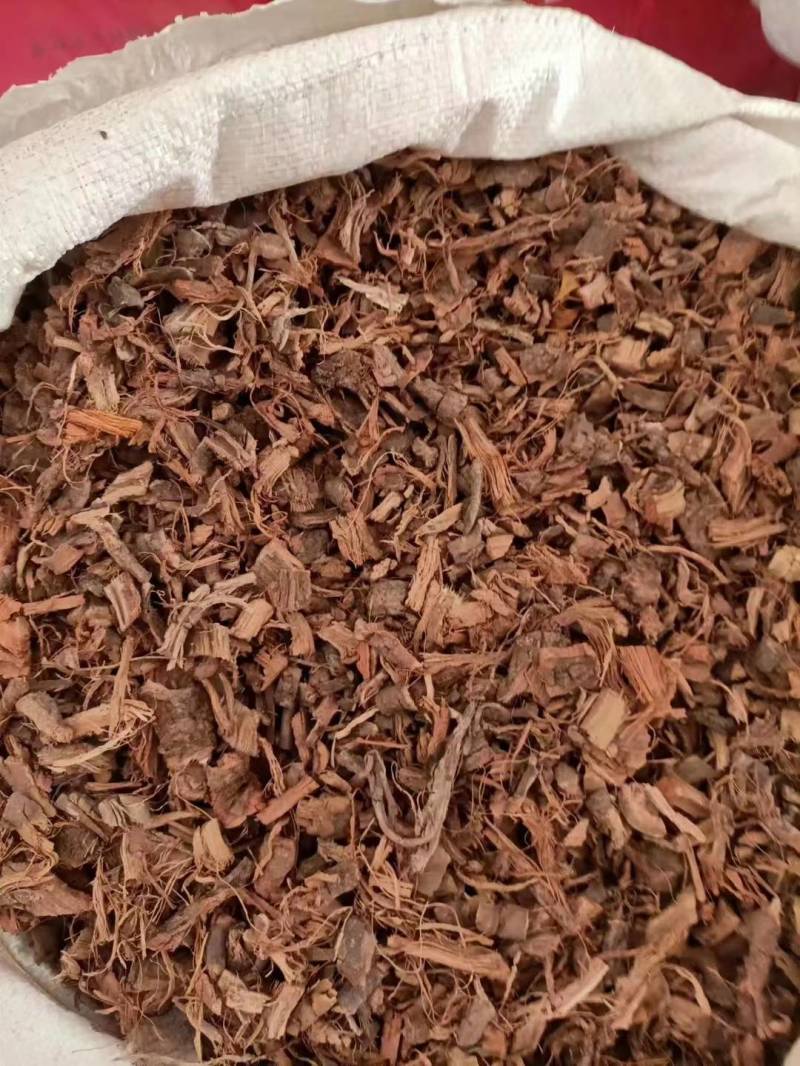 绿葡萄根皮，蛇葡萄根皮，三裂叶，机切段有2吨