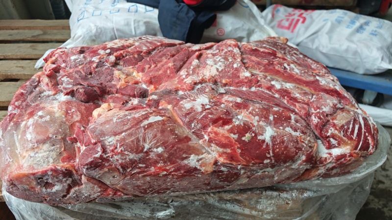 马前腿肉，厂家直销，物美价廉，长期合作，欢迎质电。