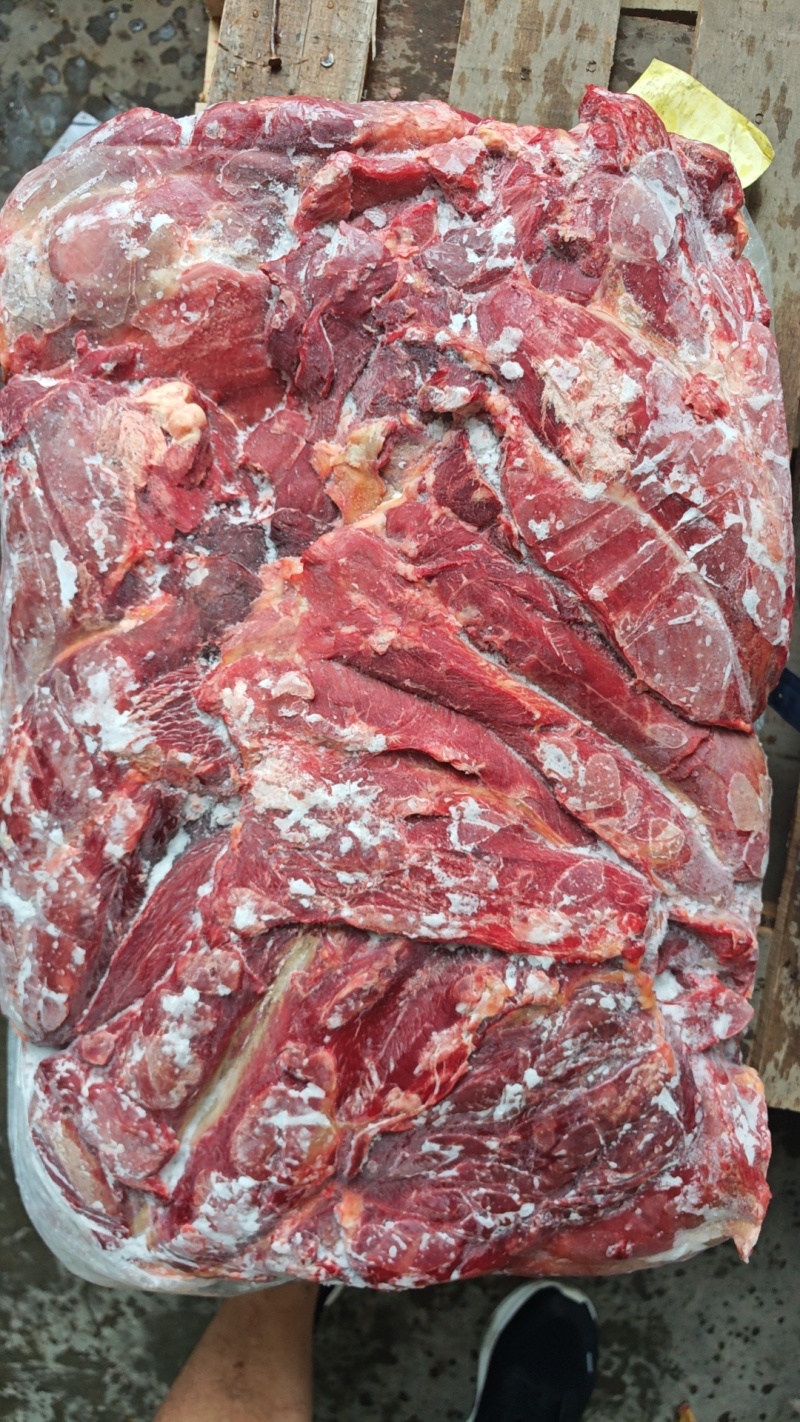 马前腿肉，厂家直销，物美价廉，长期合作，欢迎质电。