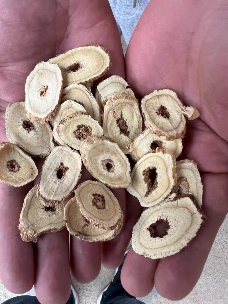 甘肃野生黄芪片，中药材野生黄芪。大量出货对接全国