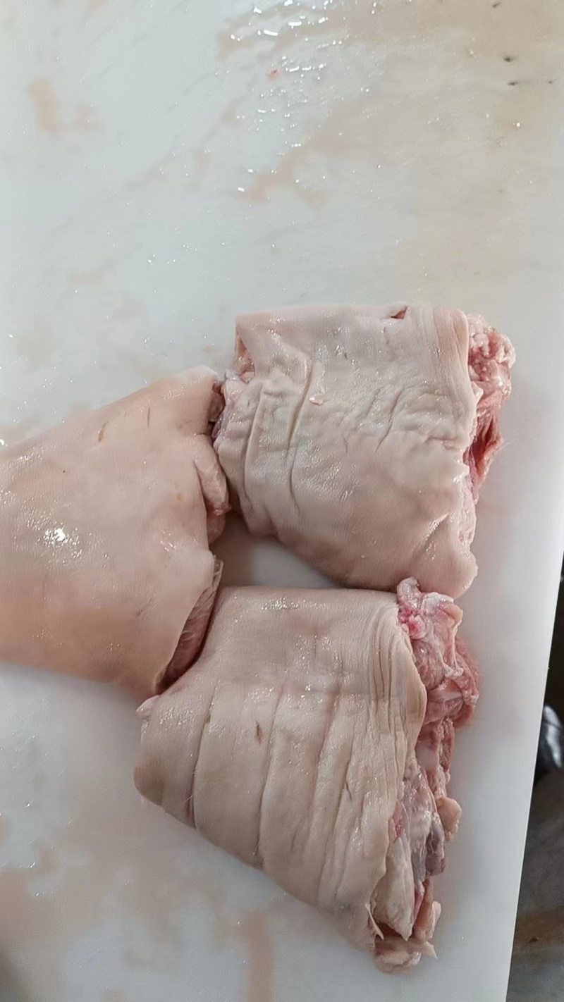 脱骨肘子
