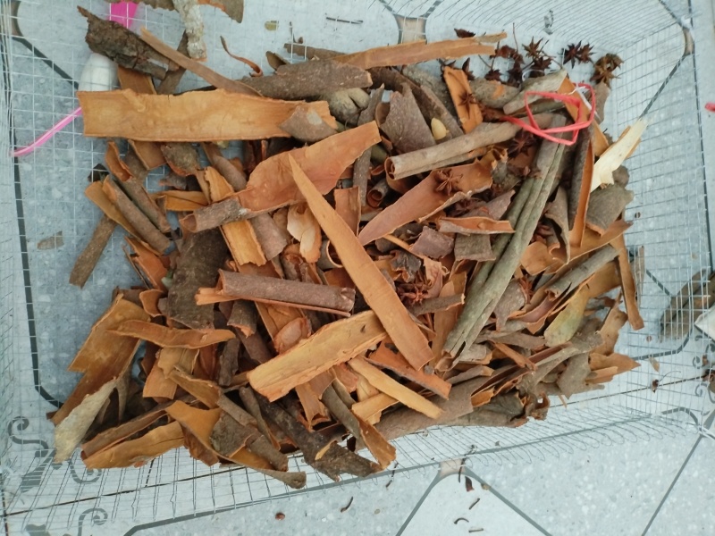 广西桂皮碎桂桂碎香料干货