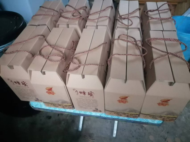 精品蜂蜜土蜂蜜批发价低品质保证可提供礼盒包装