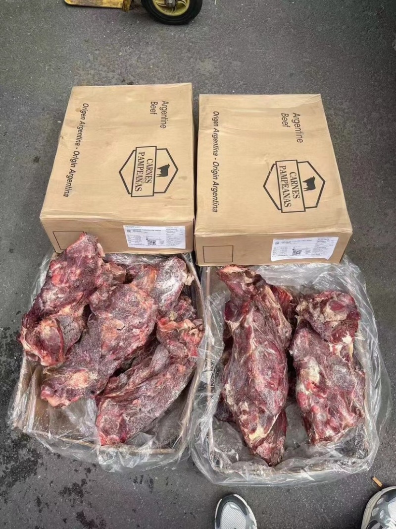 满肉牛脖骨精品满肉牛脖骨量大从优欢迎各地客商洽谈合作